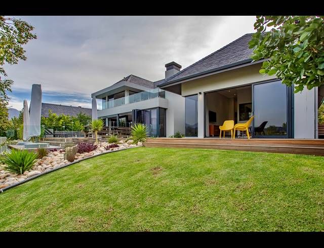 3 BEDROOM HOUSE RENTED IN PEARL VALLEY GOLF & COUNTRY ESTATE